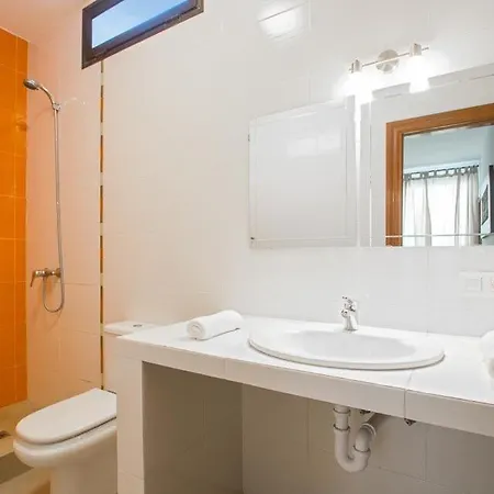 Playa Blanca Sleeps 10 With Pool Air Con And Wifi Vila Playa Blanca (Lanzarote)